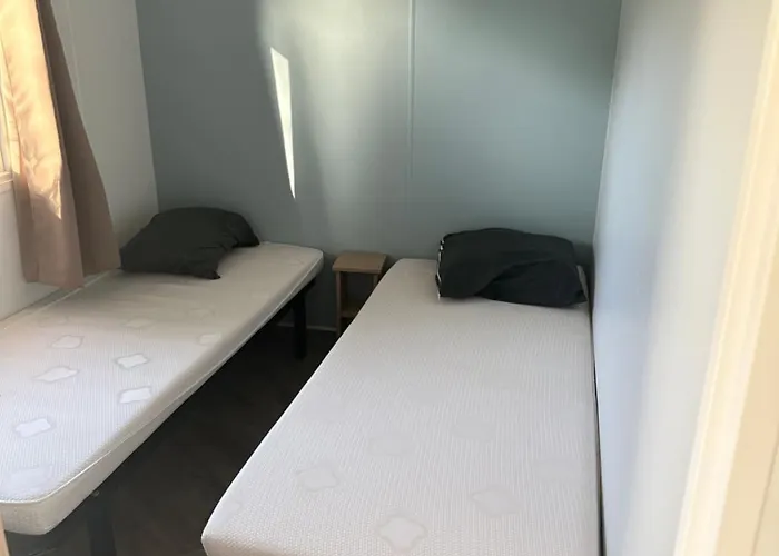 Camping Mobil Les Charmettes 6 Personnes Les Mathes